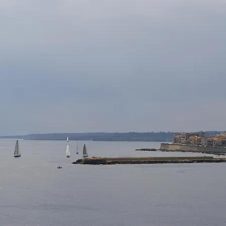 Riccio Di Mare - Large And Bright Flat On The Sea アパート